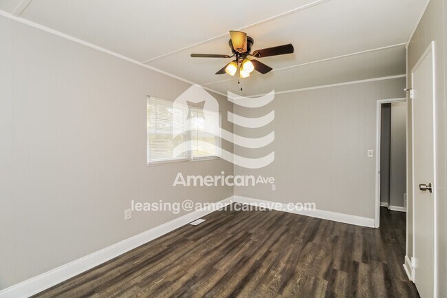 Foto del edificio - 2945 Eastway Dr