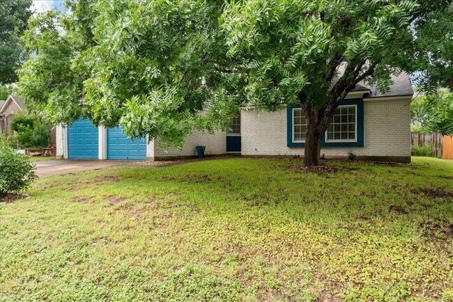 Building Photo - 2205 Cedar Branch Dr