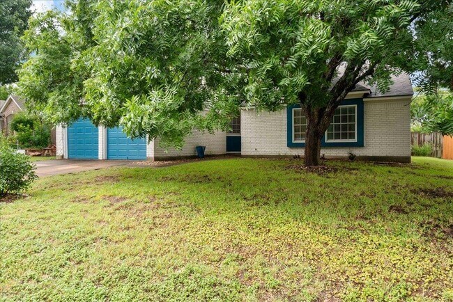 Foto del edificio - 2205 Cedar Branch Dr