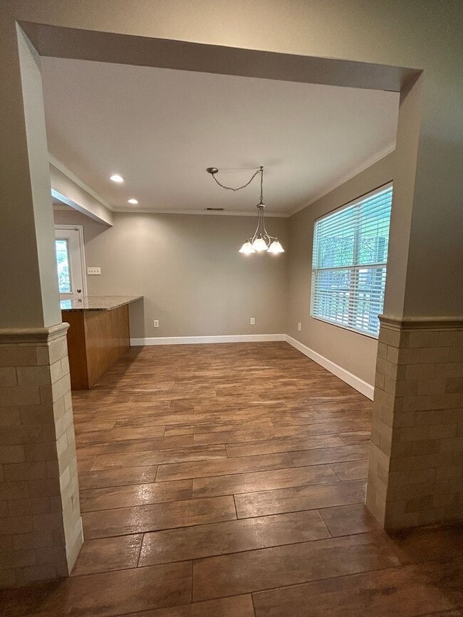 Building Photo - Charming 2 Bedroom/2.5 Bathroom home in Sandfly