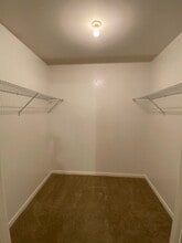 Building Photo - 519 Racine Ln