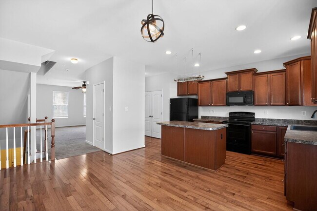 Foto del edificio - 2864 Hedgerow Pl