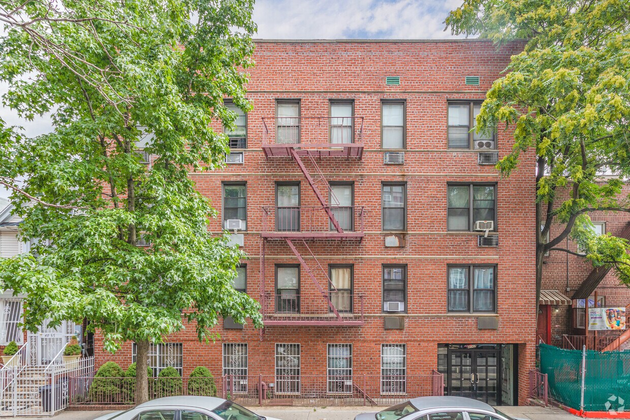 Building Photo - 4067 Ithaca St