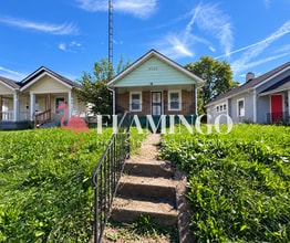 Building Photo - 320 Lorenz Ave