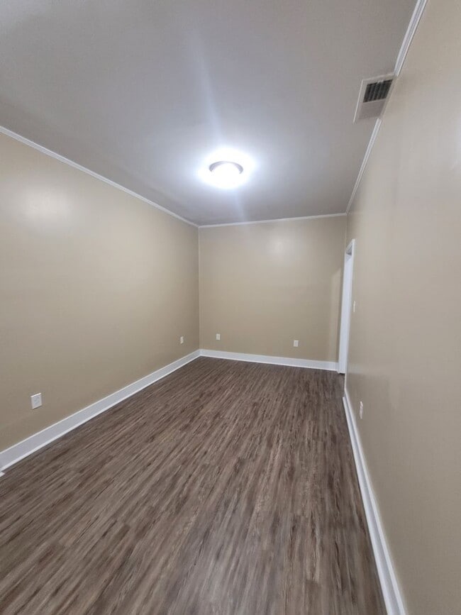 Building Photo - Now Leasing -Madison Co-Comer, GA-2 Bedroom 1.5 Bathroom Apartment in Historic Downtown Comer, GA...