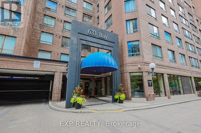 Building Photo - 633-633 Bay St.