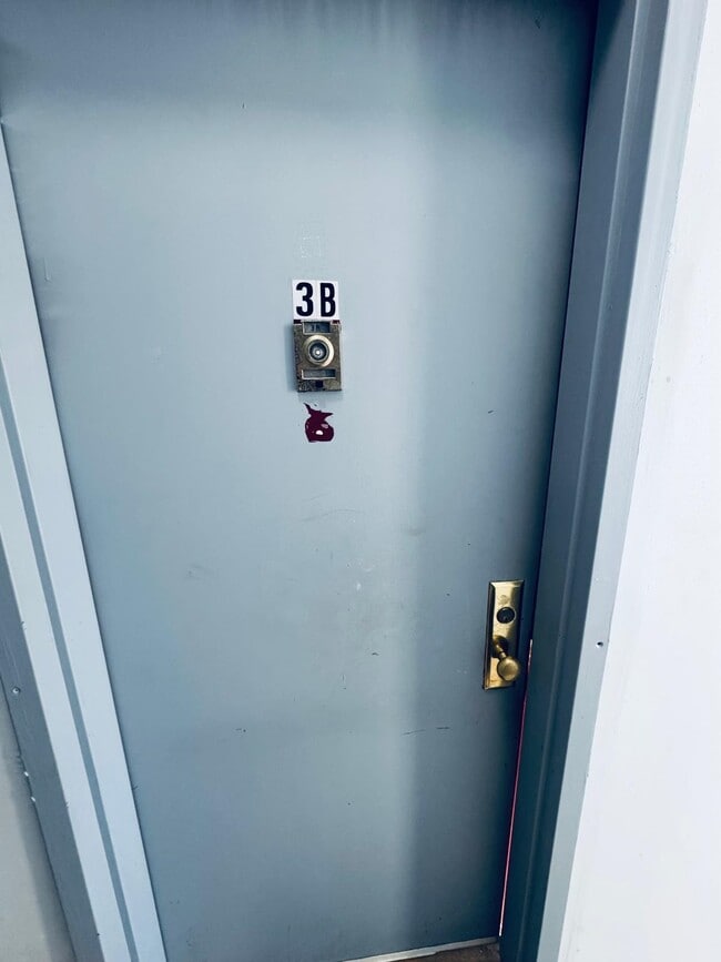 Building Photo - 66 Tuers Ave