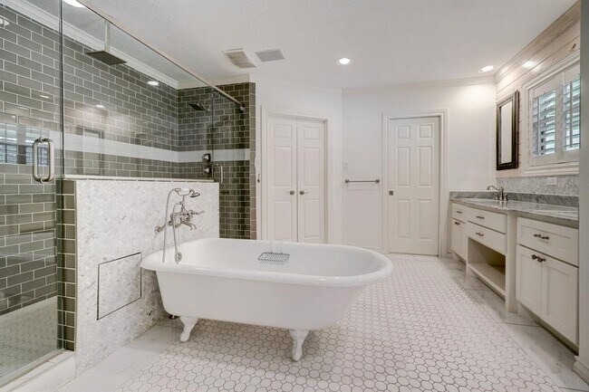 Foto del edificio - 9765 Oak Point Dr