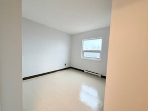 Building Photo - 140 Bridge Ave