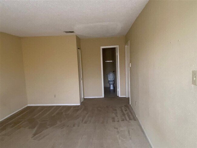 Building Photo - 9565 Pagewood Ln