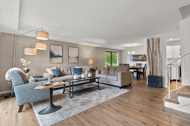 Building Photo - Fox Forest