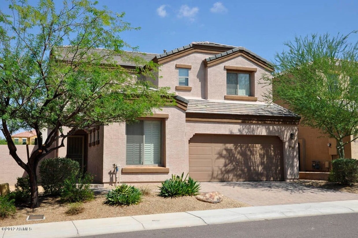 Primary Photo - Charming 4 Bed 3 Bath Home in Norterra Area