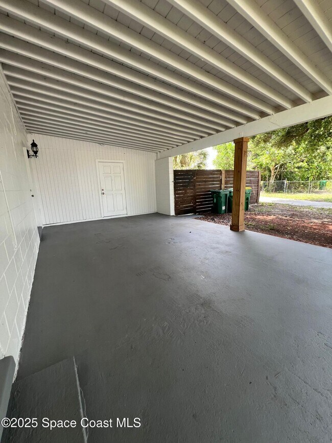 Building Photo - 1221 Cypress Ln