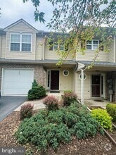Building Photo - 135 Cardinal Ln