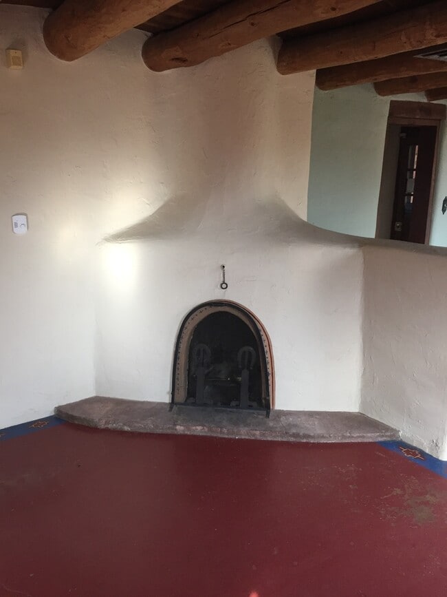 Building Photo - WATSON ADOBE 3 Bedroom 2 Bath 1350/SF
