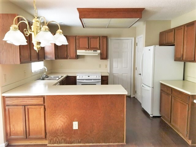 Foto del edificio - 2601 Briar Ridge Dr