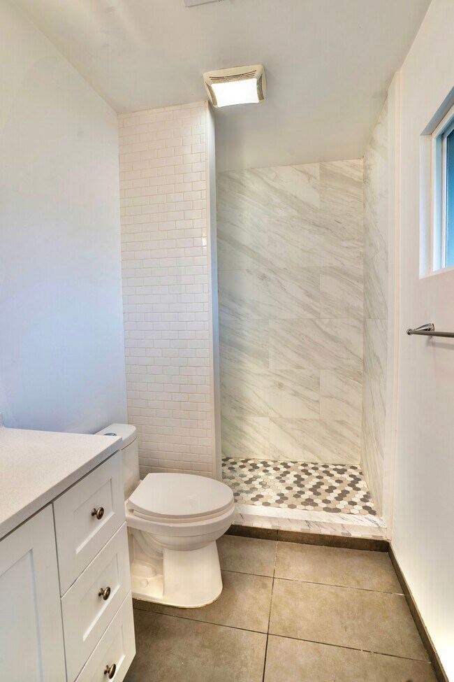Baño principal 2 - 1728 E Laguna Dr