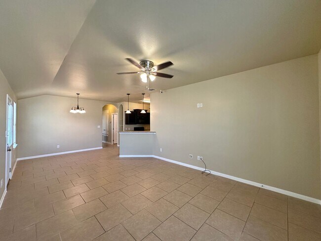 Foto del edificio - 1300 Loyal Ln