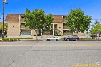 Building Photo - 408 Civic Center Dr E