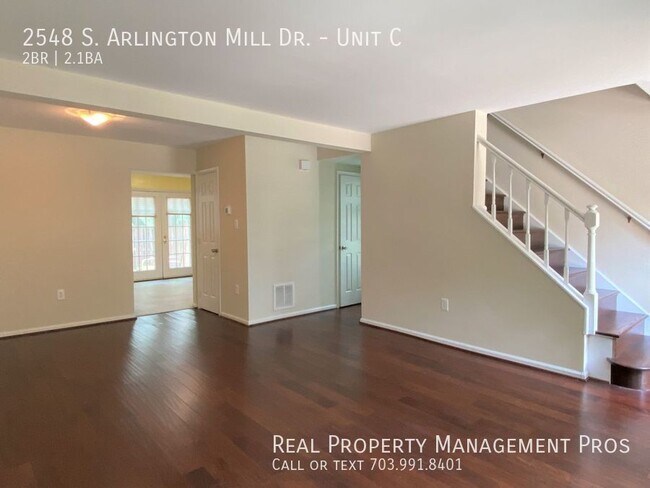 Foto del edificio - Beautiful End Unit Townhouse in Popular Wi...