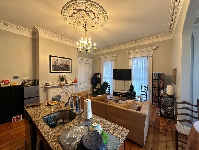 Foto del edificio - 131 Hillside St