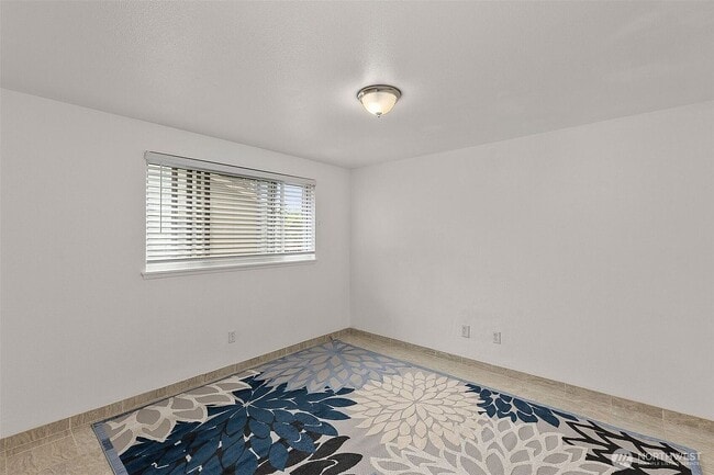 Building Photo - 417 S 199th St