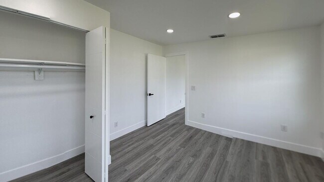 Foto del edificio - 4-bedroom, 2-bathroom