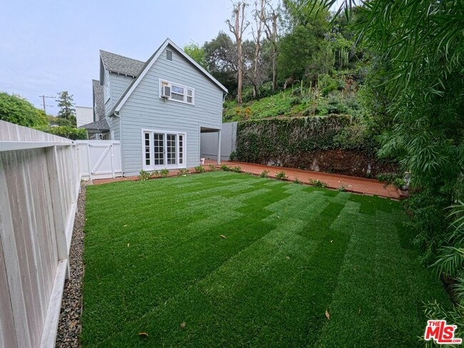 Building Photo - 9846 Wanda Park Dr