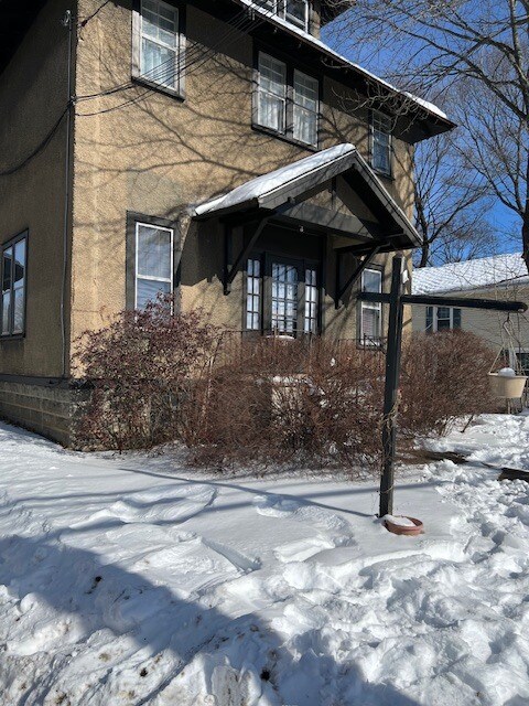 Foto del edificio - 108 Lake Hill Rd