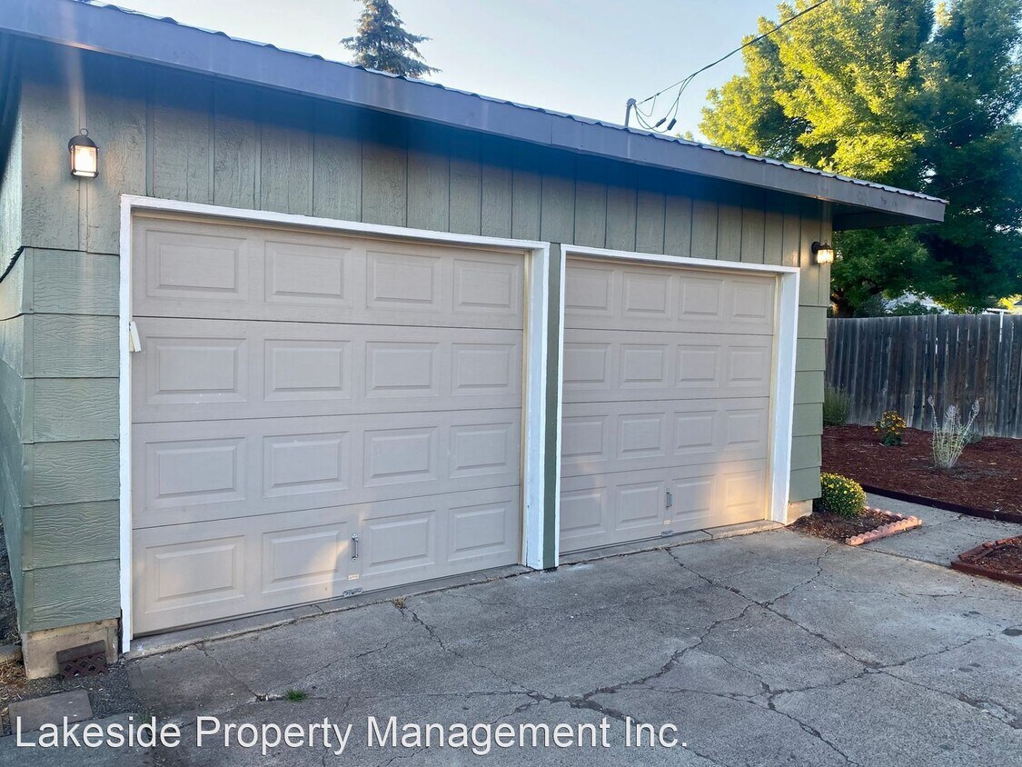 3 br, 1.5 bath House 2430 Berkley St. House Rental in Klamath Falls