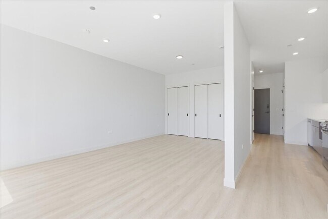 Foto del edificio - 948 West Sunnyside-205