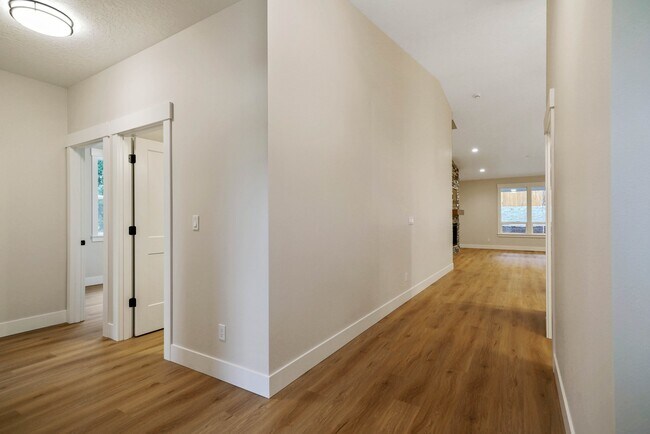 Foto del edificio - 6755 Devon Ave SE