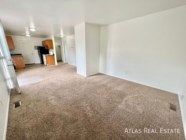 Building Photo - 934 W Moreno Ave