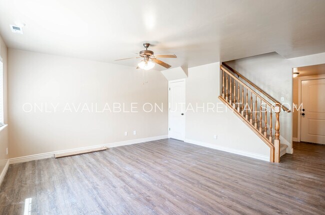 Building Photo - 1190 W 150 S