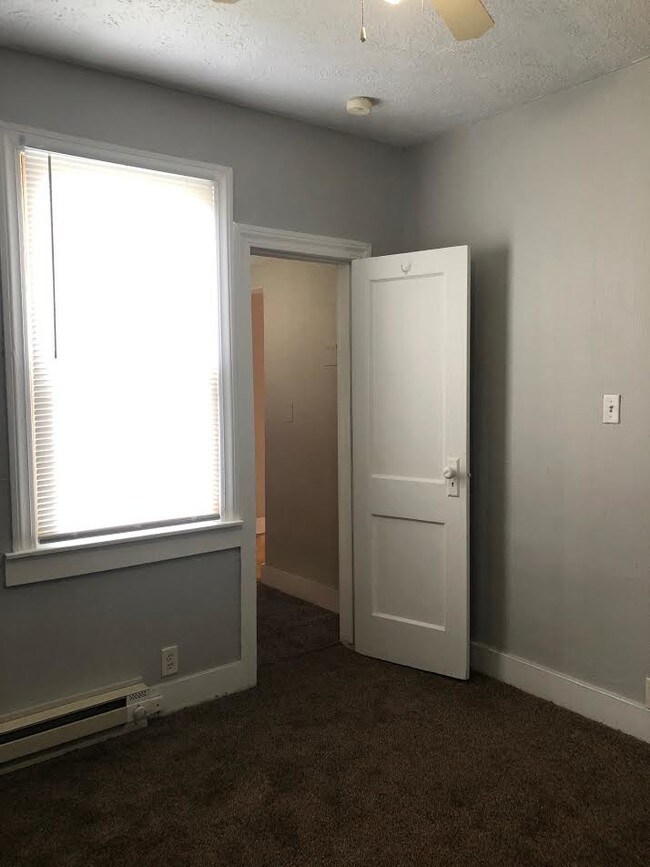 522 W Colfax Ave Unit 5223, South Bend, IN 46601 Room for Rent in