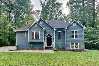 Building Photo - 142 Hartwood Dr