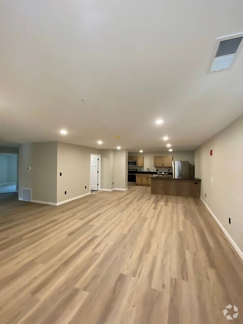 Building Photo - Woodland Hills Townhomes – Comfortable & C...