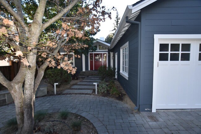 Building Photo - 510 San Benito Ave