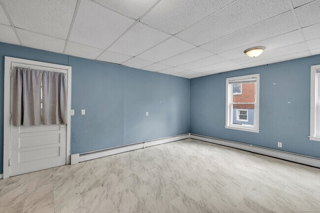 Foto del edificio - 223 Lawlor St