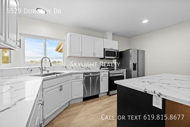 Building Photo - 5529 Dorothy Dr