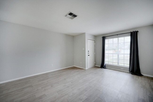 Foto del edificio - 7205 Timbercreek Dr