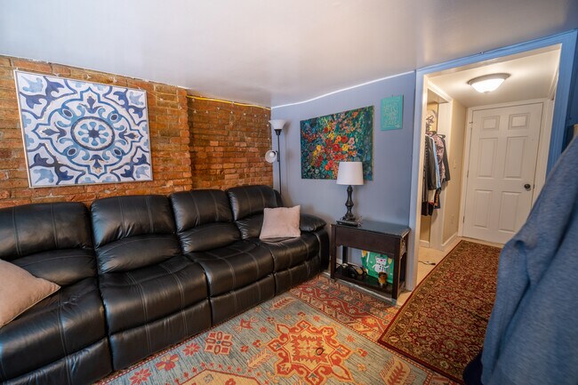 Foto del edificio - 284 Hudson Ave