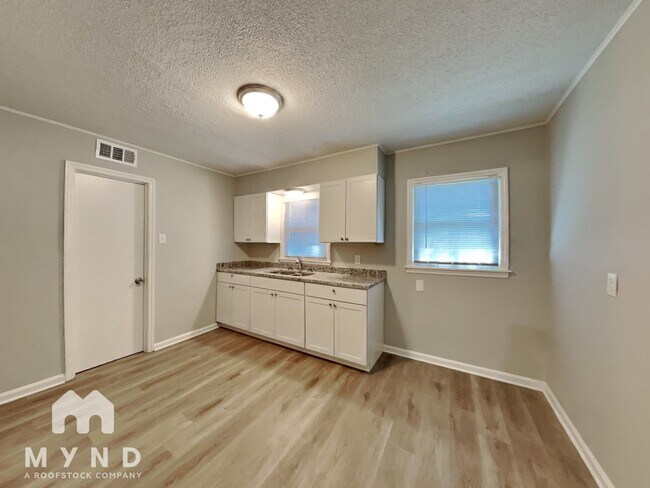 Foto del edificio - 1587 S Perkins Rd