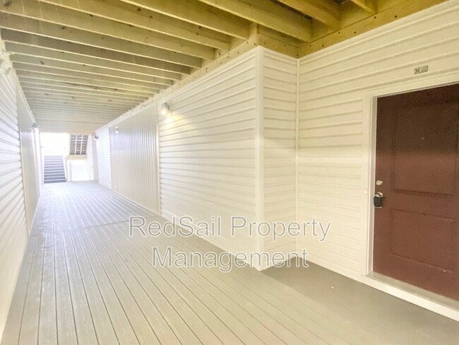 Building Photo - 1744 Vankar Dr