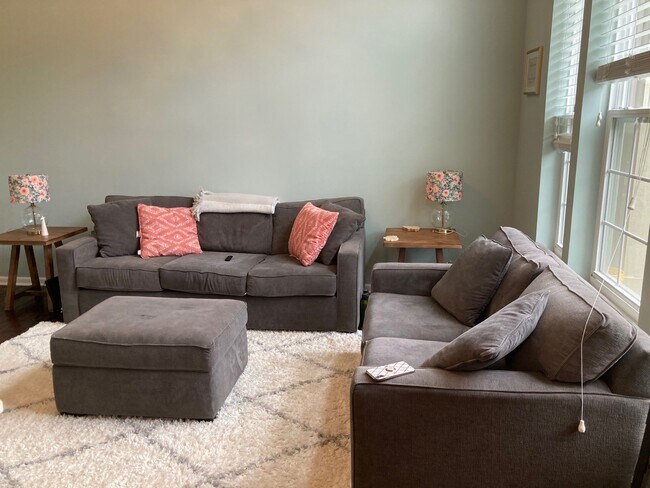 Foto del edificio - 2805 Henley Ln