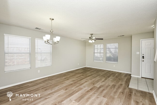 Building Photo - 525 Linacre Dr