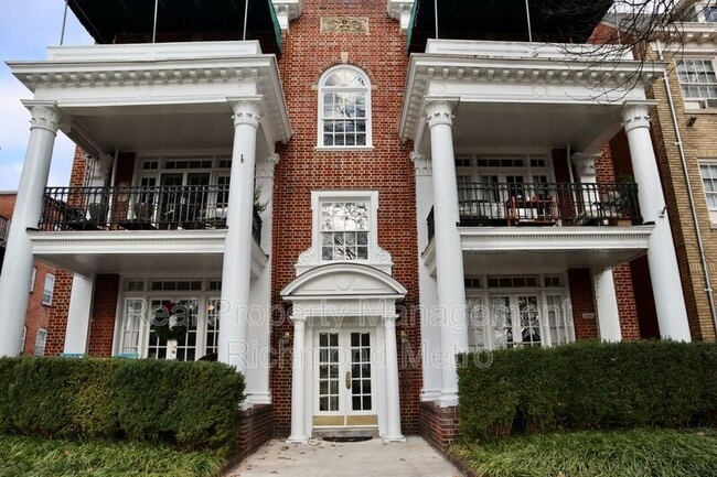 Building Photo - 3006 Monument Ave