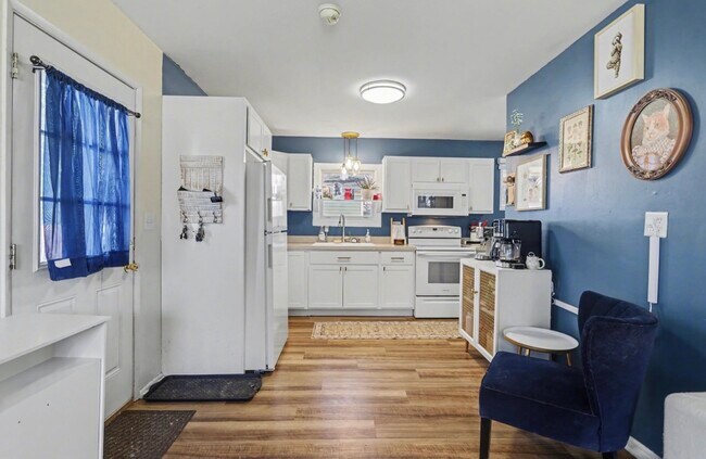 Foto del edificio - 133 W Hughes St