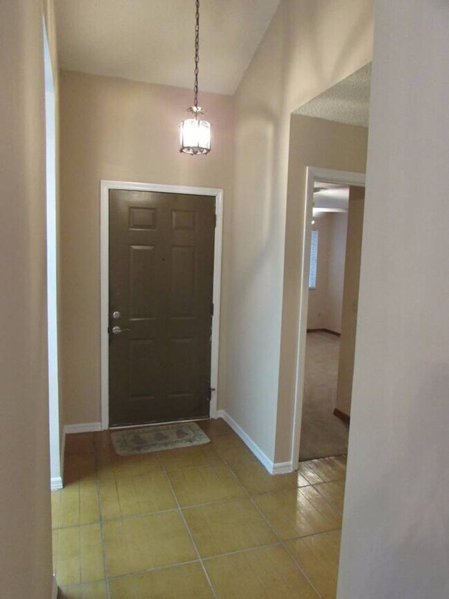 Building Photo - 2 Bedrooms/ 2 Baths, Large 2 story 1,050+ ...