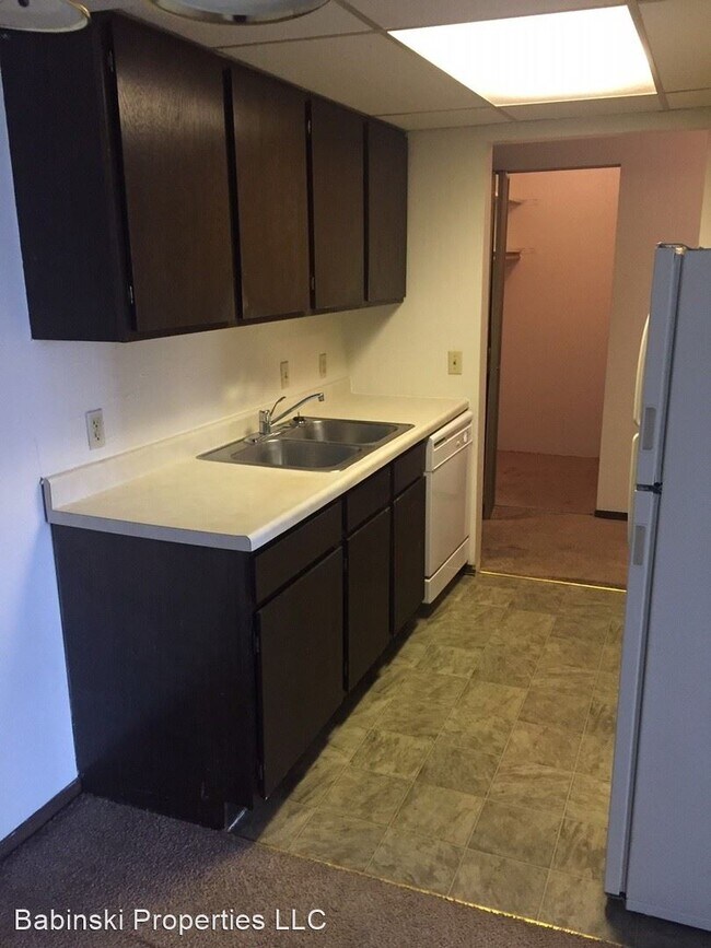 Foto del edificio - 1 br, 1 bath Apartment - 300 N Kiwanis Ave